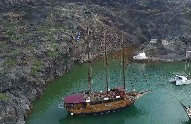 Crucero al Atardecer con Cena y Aguas Termales Volcánicas - Foto 1